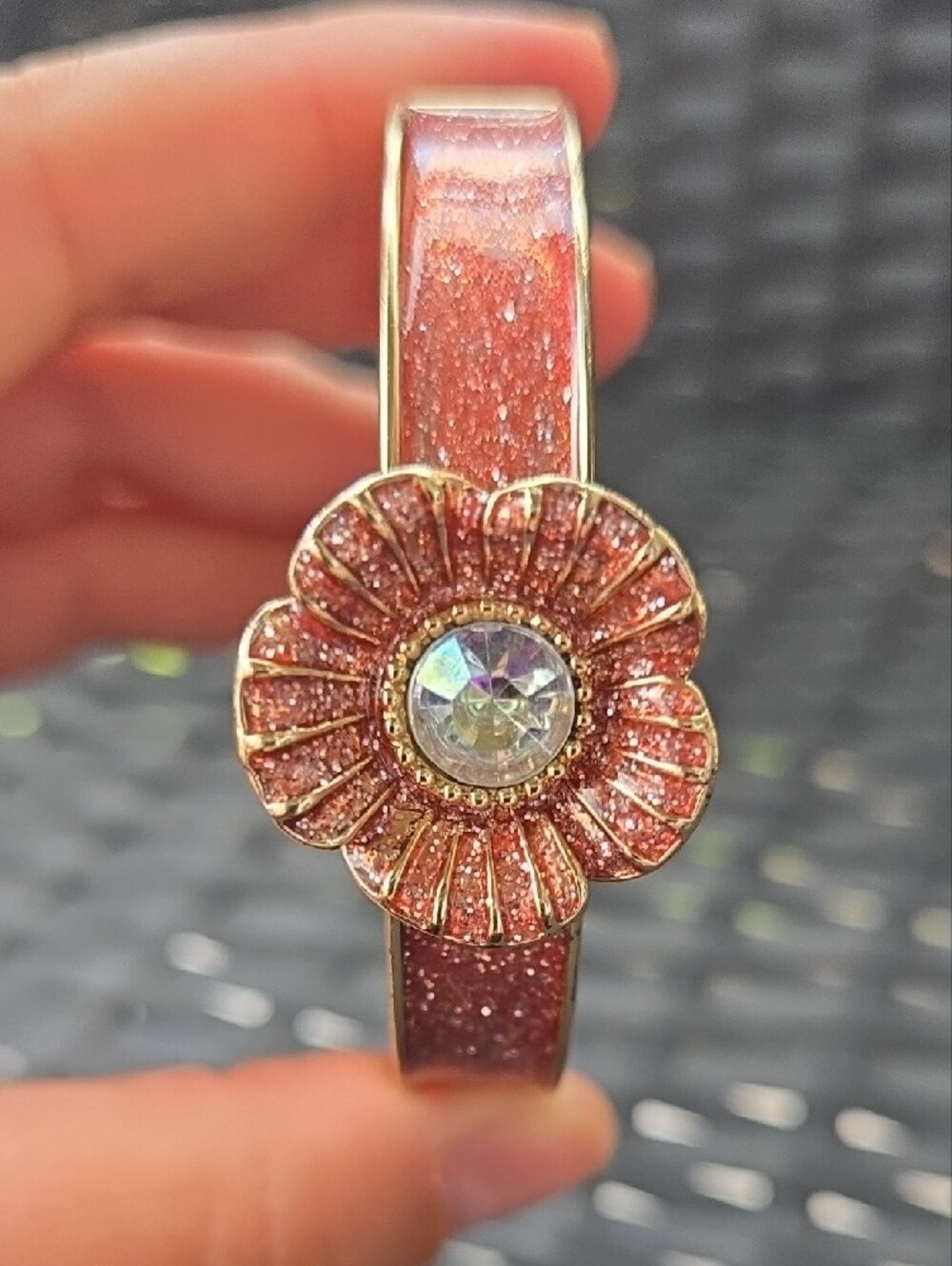 🌸 Betsey Johnson Pink Flower Glitter Hinged Bangle Bracelet EUC Sparkle Y2K
